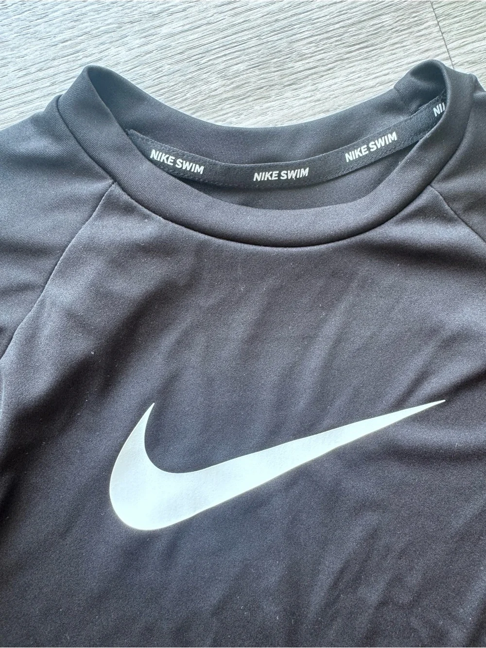 Nike Swim Hydroguard Essential Big Kids Dri-FIT UV Long Sleeve Top Size Youth M